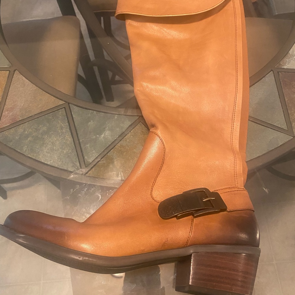 Vince Camuto  leather boots size 10.